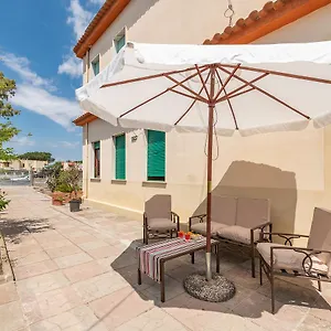 Casa Lupa Magnifica Con Giardino Villa